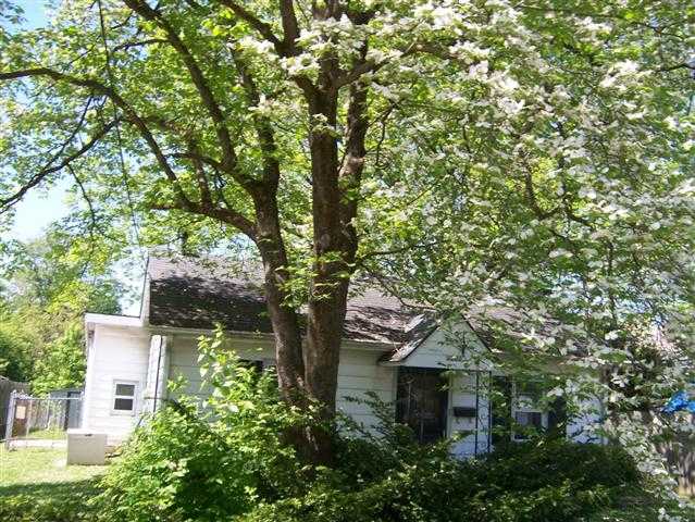 Single Family Home for Sale, ListingId:18842596, location: 3002 VALLEY DR Jeffersontown 40299