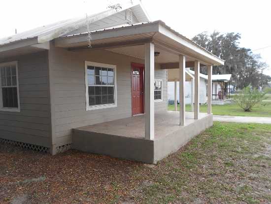 314 E Pine St, Avon Park, FL 33825