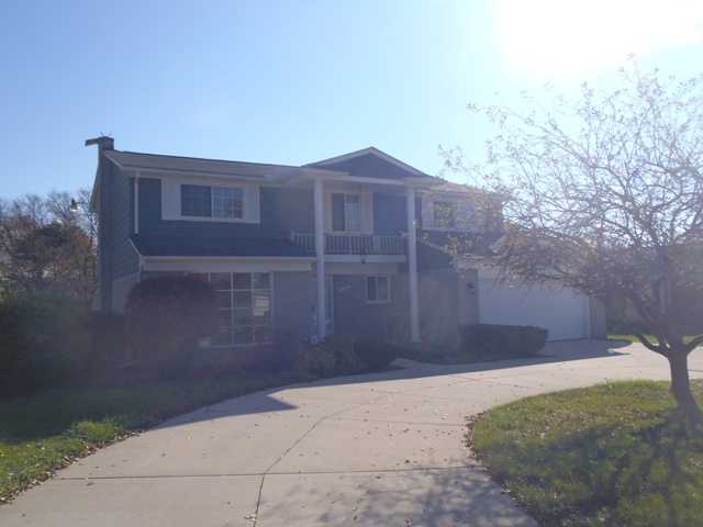 22300 Hallcroft Ln, Southfield, MI 48034