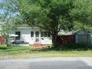 607 Adelaide, Christopher, IL 62822 listhub For Sale