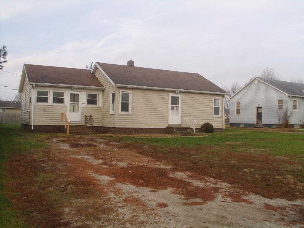 717 2nd St, Colona, IL 61241