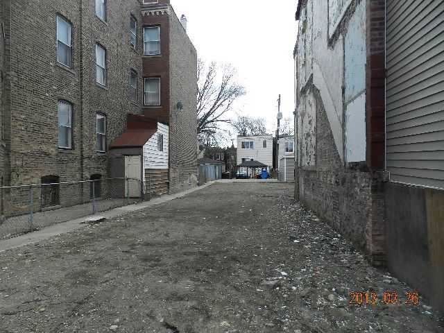 3231 W Pierce Ave, Chicago, IL 60651