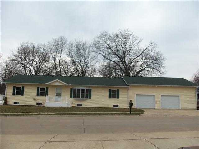 1115 N 11TH AVE, Clinton, IA 52732 listhub For Sale