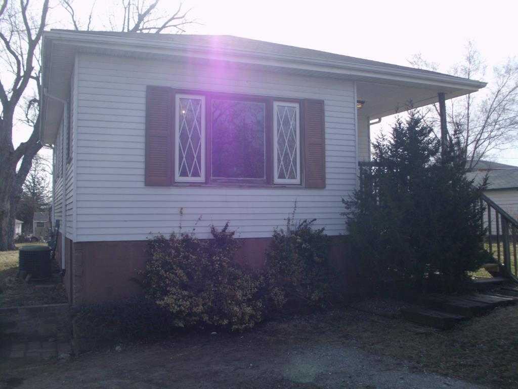 6606 33rd St, Moline, IL 61265