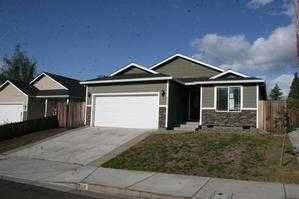 958 Crest Dr, Central Point, OR 97502 listhub For Sale